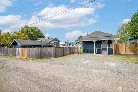 Exterior - 1329 Porter St, Enumclaw, WA 98022 photo 5 of 12