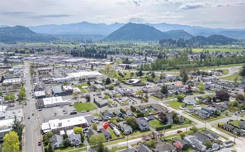 View/Area - 1329 Porter St, Enumclaw, WA 98022 photo 1 of 2