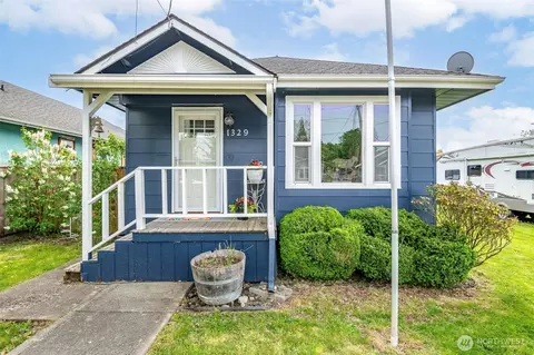 1329 Porter St, Enumclaw, WA 98022