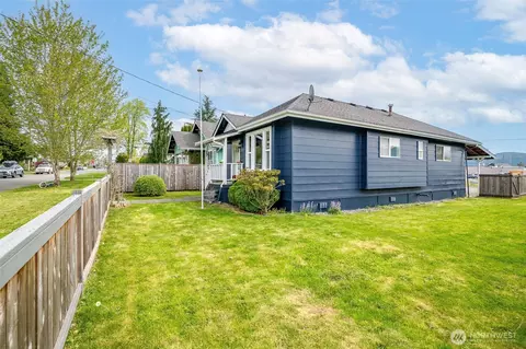 Exterior - 1329 Porter St, Enumclaw, WA 98022 photo 10 of 12