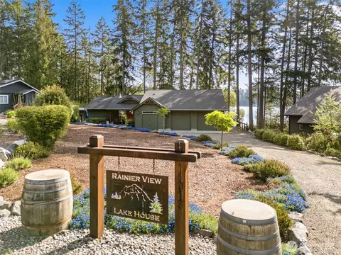 11013 Bayview Cir, Anderson Island, WA 98303