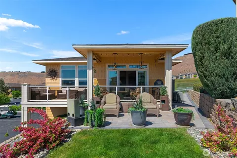 9119 Seahawk Ln NW, Quincy, WA 98848