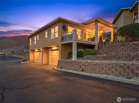 9119 Seahawk Ln NW, Quincy, WA 98848