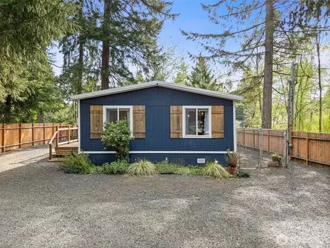 52 W Hamma Hamma Dr, Elma, WA 98541