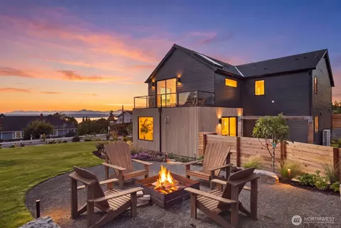 18638 2nd Ave SW, Normandy Park, WA 98166