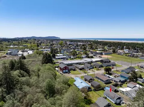 View/Area - 319 10th St NE, Long Beach, WA 98631 photo 2 of 3