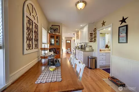 Dining - 319 10th St NE, Long Beach, WA 98631 photo 1 of 1
