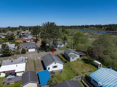 View/Area - 319 10th St NE, Long Beach, WA 98631 photo 1 of 3