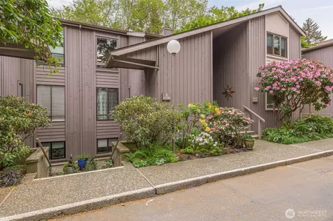 1542 NE 140th St #E6, Seattle, WA 98125