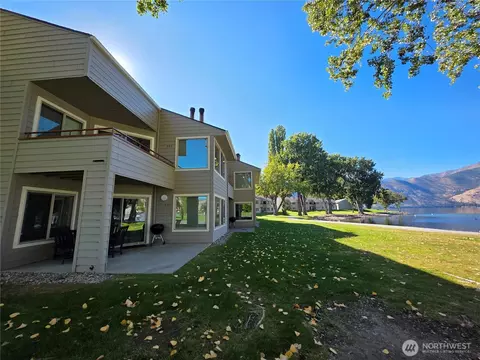 1 Beach 557 E, Manson, WA 98831