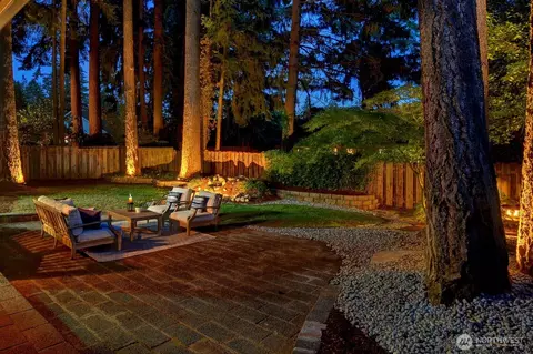 12117 NE 143rd Pl, Kirkland, WA 98034