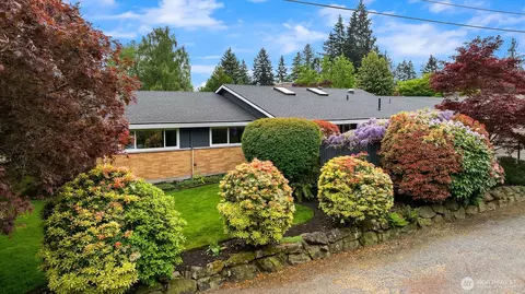 119 N 201st St, Shoreline, WA 98133