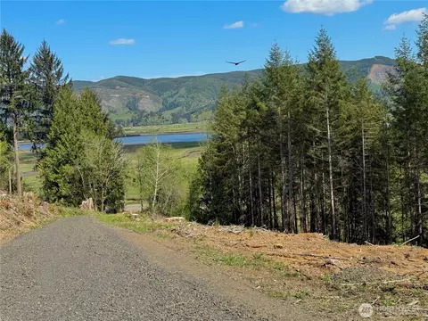 8464 Us Highway 101, South Bend, WA 98586