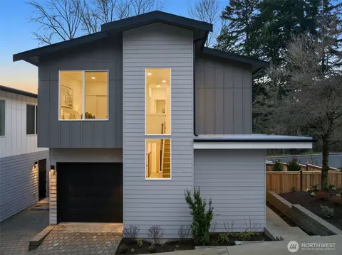 8403 NE 137th St, Kirkland, WA 98034