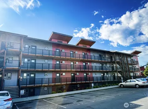 1882 Front St #306, Lynden, WA 98264