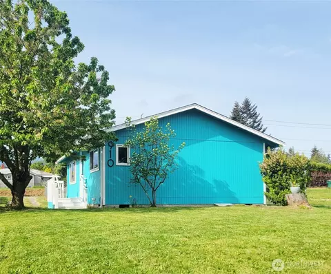 910 W 16th St, Port Angeles, WA 98363