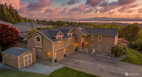 108 Glacier Peak Dr, Camano Island, WA 98282