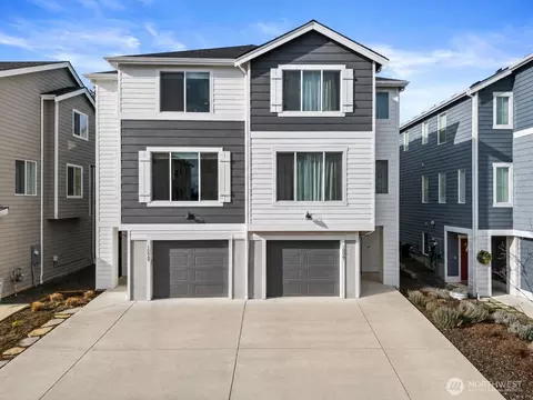 10049 Kings Landing Ave NW, Bremerton, WA 98311