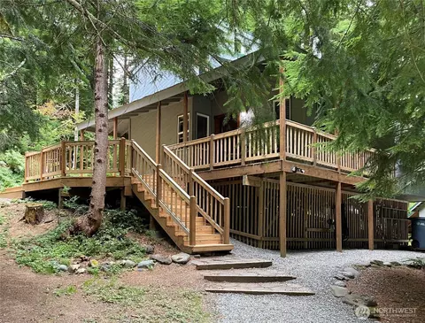 16726 Mountain Side Dr E, Greenwater, WA 98022