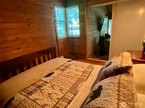 Bedroom - 16726 Mountain Side Dr E, Greenwater, WA 98022 photo 6 of 6