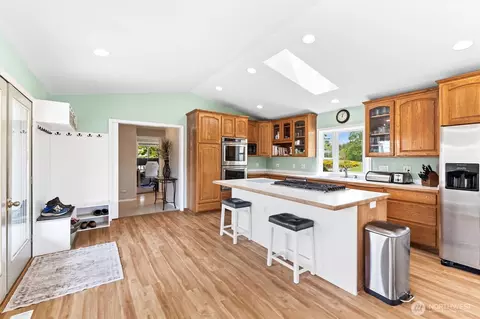 Kitchen - 9090 Van Buren Rd, Everson, WA 98247 photo 2 of 4
