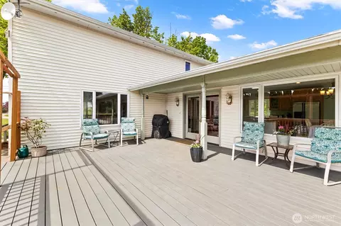 Exterior - 9090 Van Buren Rd, Everson, WA 98247 photo 5 of 11
