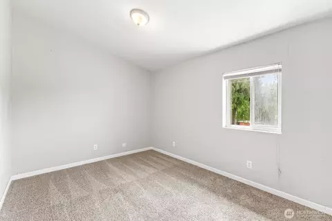 Bedroom - 9090 Van Buren Rd, Everson, WA 98247 photo 6 of 6