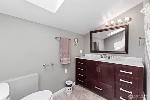 Bath - 9090 Van Buren Rd, Everson, WA 98247 photo 2 of 4