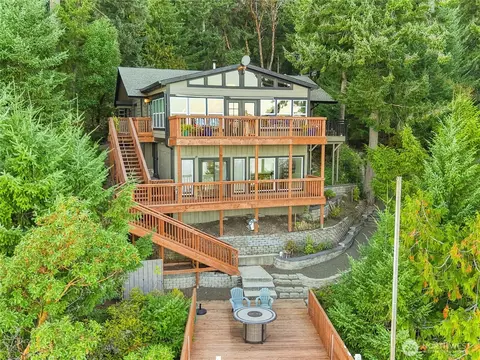 170 E Camus Dr, Shelton, WA 98584