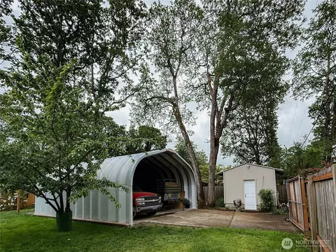 Exterior - 210 166th St E, Spanaway, WA 98387 photo 9 of 17