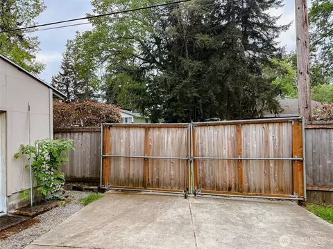 Exterior - 210 166th St E, Spanaway, WA 98387 photo 13 of 17
