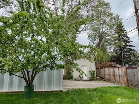 Exterior - 210 166th St E, Spanaway, WA 98387 photo 6 of 17
