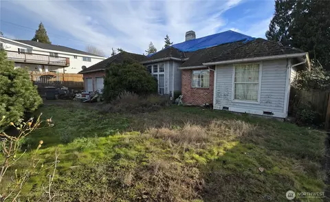 1615 NE 27th Ct, Renton, WA 98056