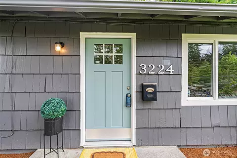 3224 Halverson Ave, Bremerton, WA 98310