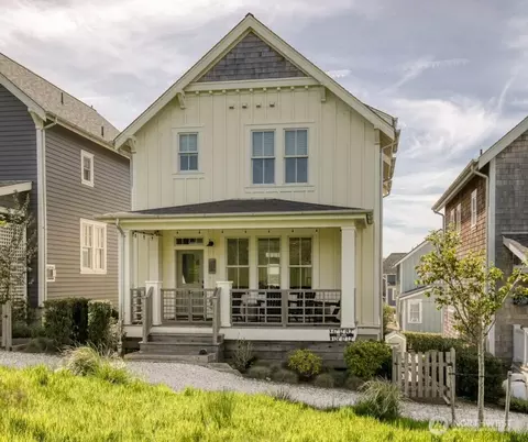 50 Flash Ln, Pacific Beach, WA 98571