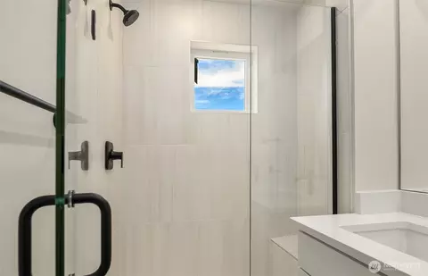 Bath - 20341 90th Dr NE #C, Bothell, WA 98011 photo 4 of 5