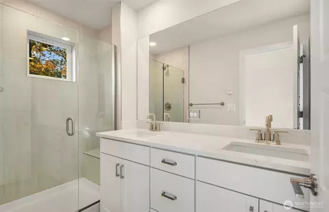 Bath - 20341 90th Dr NE #C, Bothell, WA 98011 photo 3 of 4