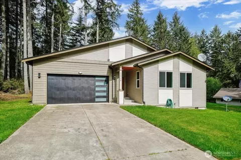 11714 Lake Pl, Anderson Island, WA 98303