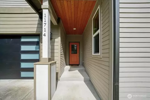 11714 Lake Pl, Anderson Island, WA 98303