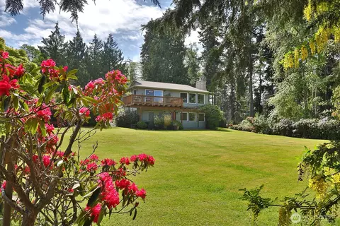3459 Marine View Dr, Greenbank, WA 98253