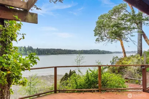 6105 Elizan Dr NW, Olympia, WA 98502
