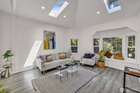 959 Hoquiam Ave NE, Renton, WA 98059