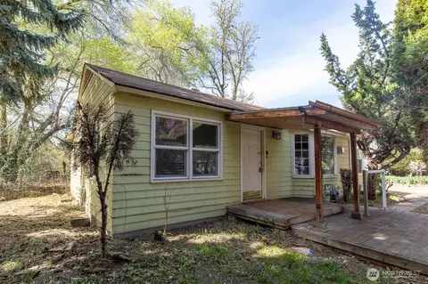 910 S 25th Ave, Yakima, WA 98902