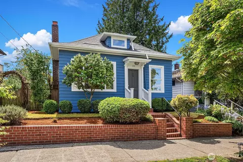 715 N 72nd St, Seattle, WA 98103