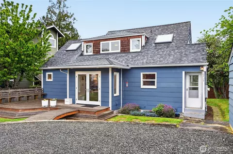 6715 35th Ave SW, Seattle, WA 98126