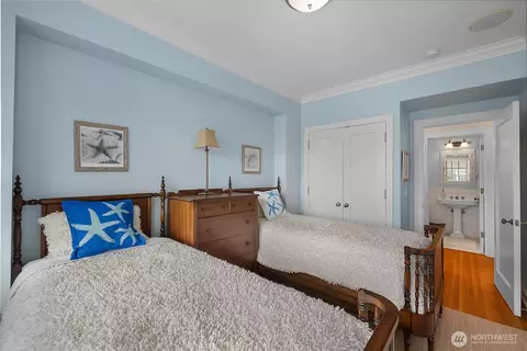 Bedroom - 7 E Myrtle Ln, Pacific Beach, WA 98571 photo 1 of 5