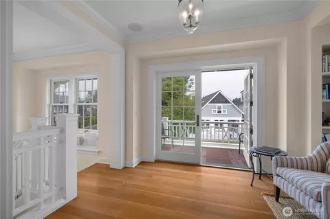 Entry Way - 7 E Myrtle Ln, Pacific Beach, WA 98571 photo 4 of 5