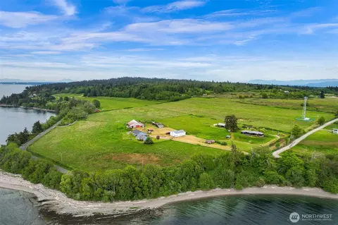 2233 W Shore Dr, Lummi Island, WA 98262