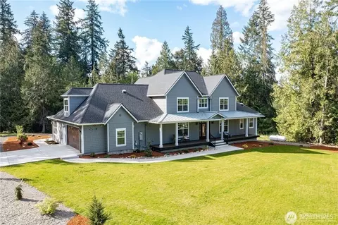 7085 Ridge Ln NE, Bainbridge Island, WA 98110