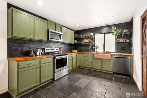 1349 Hudson St, Dupont, WA 98327